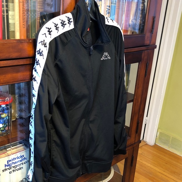 Kappa Men's Black Windbreaker with White Accents - Picture 3 of 5